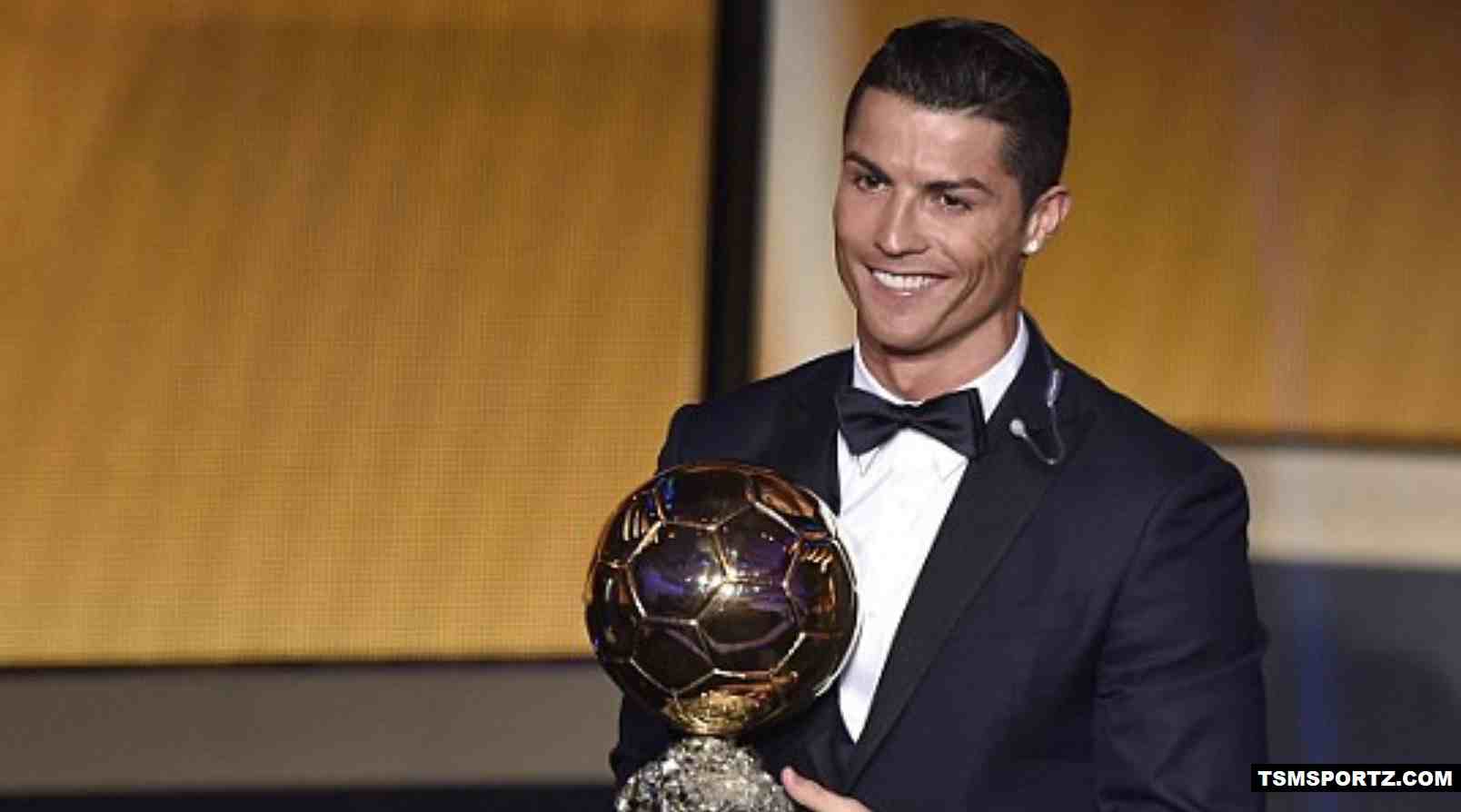 Cristiano Ronaldo wins Fifa ballond dor award 2017